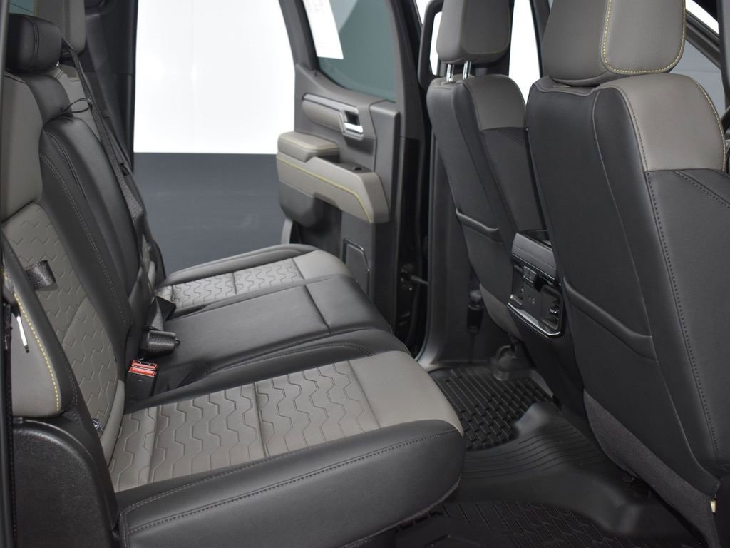 Used 2025 Chevrolet Silverado 1500 ZR2 w/ Technology Package image 14