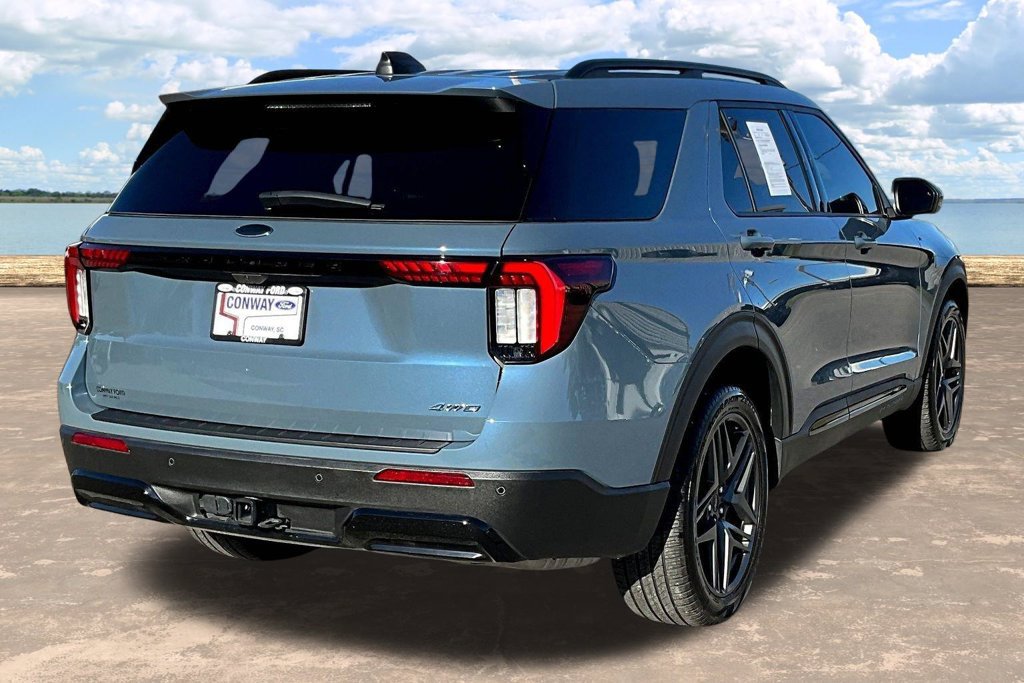 Certified 2025 Ford Explorer ST-Line w/ Premium Package AWD/4WD image 8