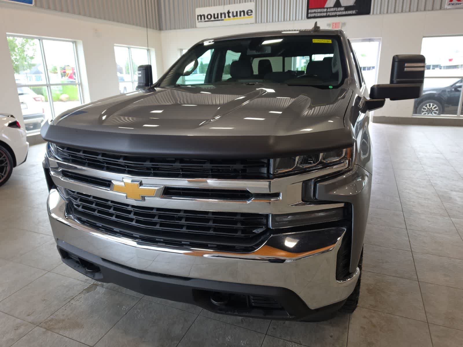 Used 2021 Chevrolet Silverado 1500 LT w/ True North Edition Plus AWD/4WD image 3