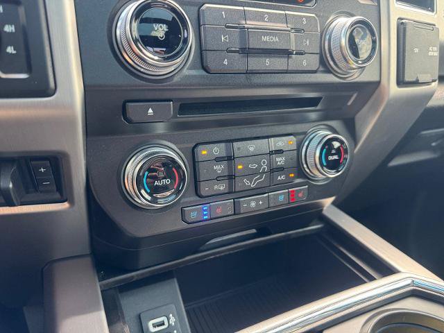 Certified 2018 Ford F250 Platinum w/ Platinum Ultimate Package AWD/4WD image 28