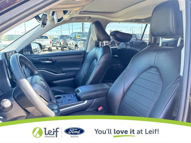 Used 2022 Toyota Highlander XLE image 18