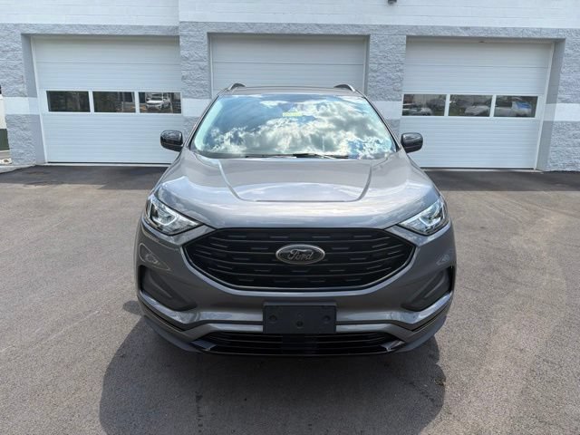Certified 2024 Ford Edge SE w/ Black Appearance Package AWD/4WD image 10