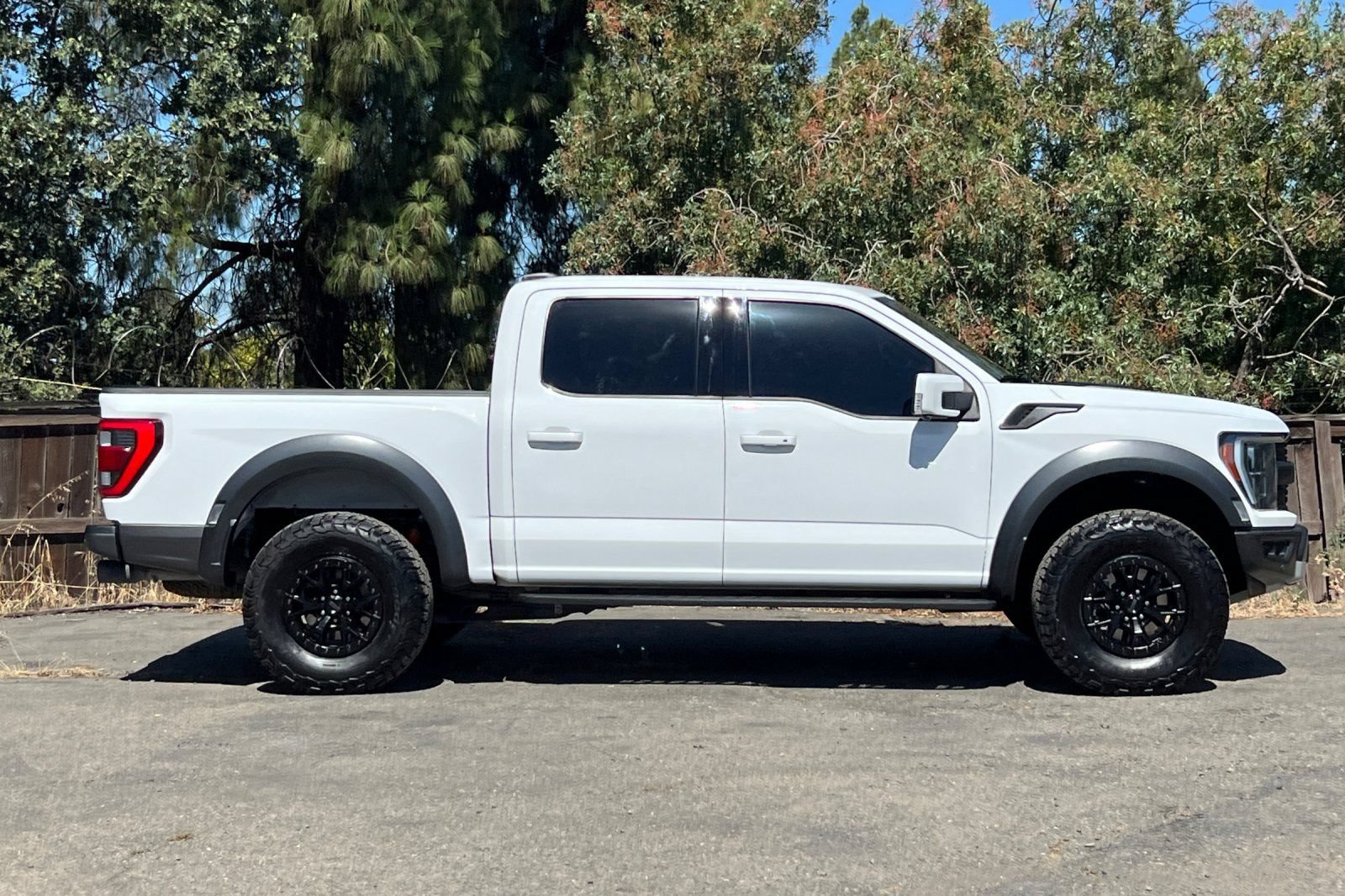 Certified 2023 Ford F150 Raptor w/ Raptor 37 Performance Package AWD/4WD image 3