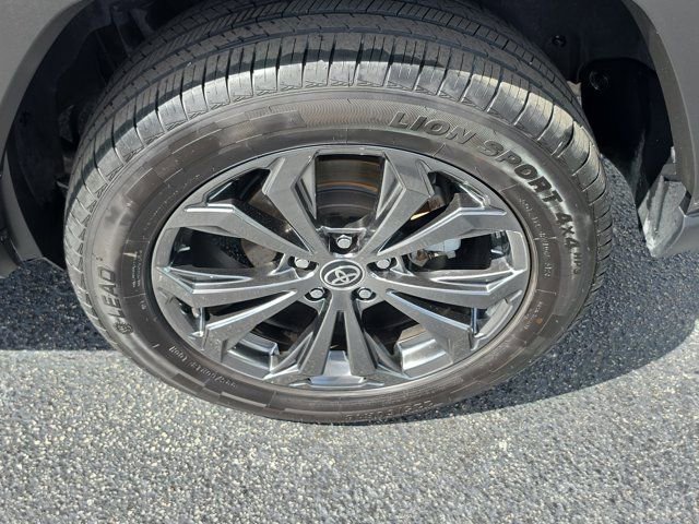 Used 2024 Toyota RAV4 Limited w/ Advanced Technology Package AWD/4WD image 10