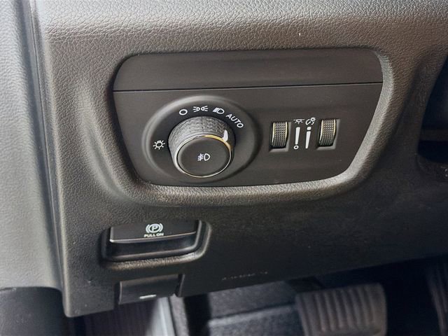Used 2021 Jeep Grand Cherokee L Summit w/ Advanced Protech Group IV AWD/4WD image 12