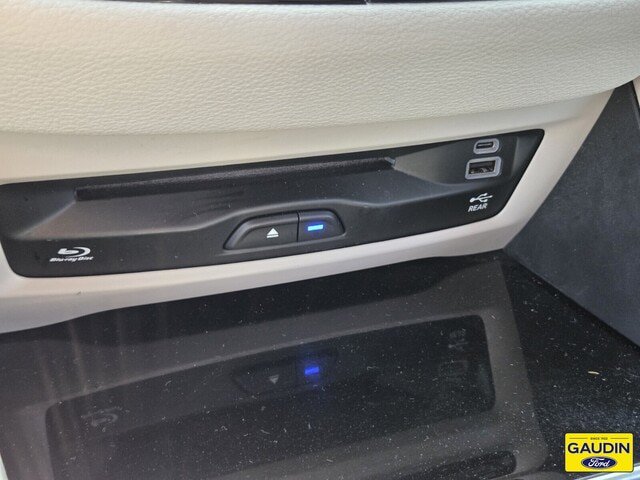Used 2023 Chrysler Pacifica Limited w/ Uconnect Theater Family Group AWD/4WD image 25