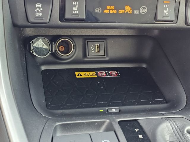 Used 2023 Toyota RAV4 XLE Premium image 21