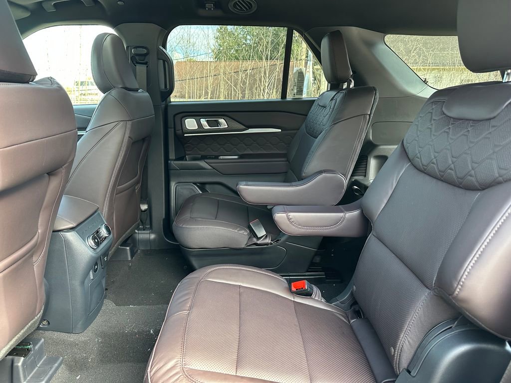 Certified 2026 Ford Explorer Platinum w/ LUX Leather Package AWD/4WD image 33