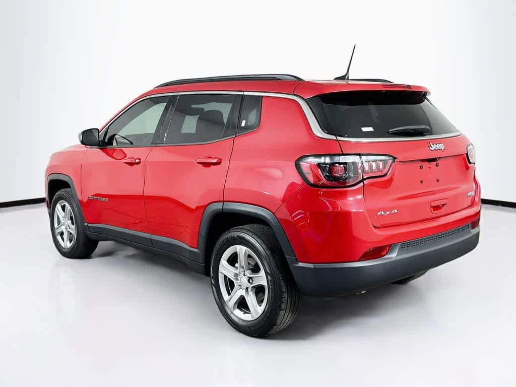 Used 2023 Jeep Compass Latitude AWD/4WD image 3