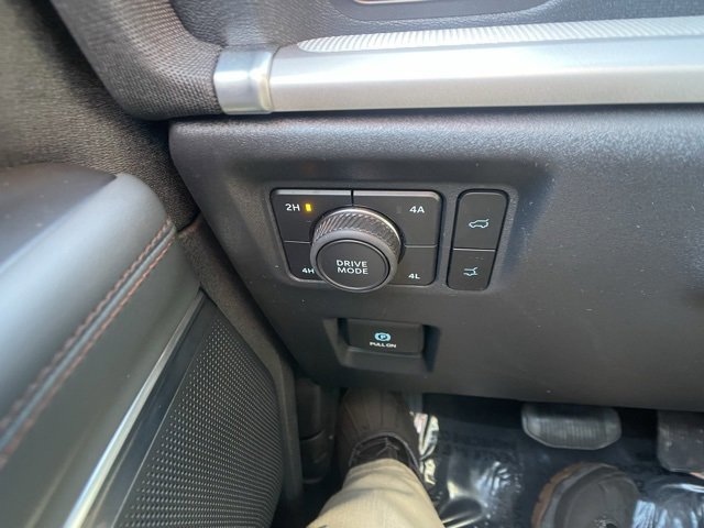 Certified 2025 Ford Expedition Active image 22