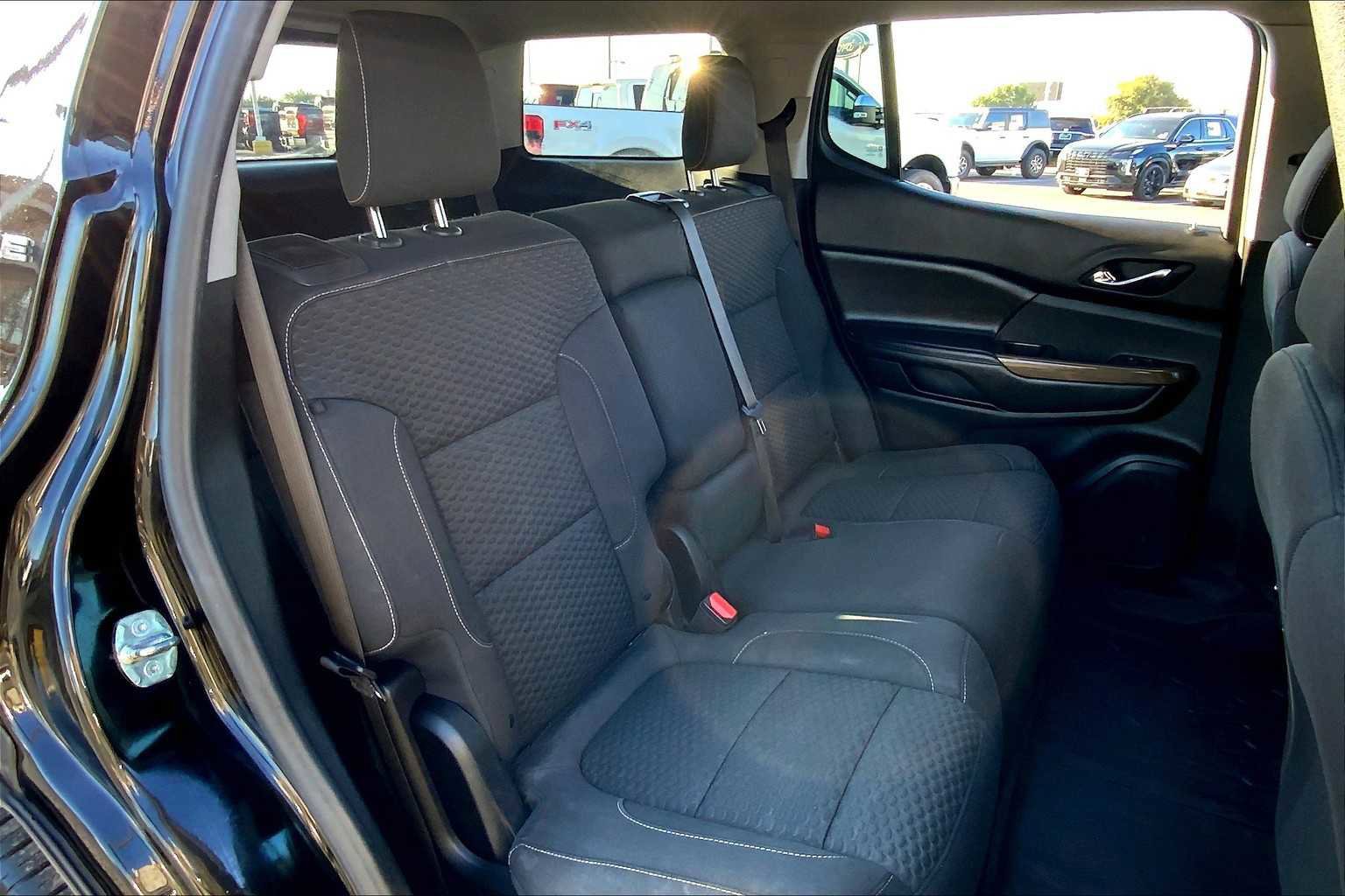 Used 2019 GMC Acadia SLE w/ Driver Alert Package I image 17