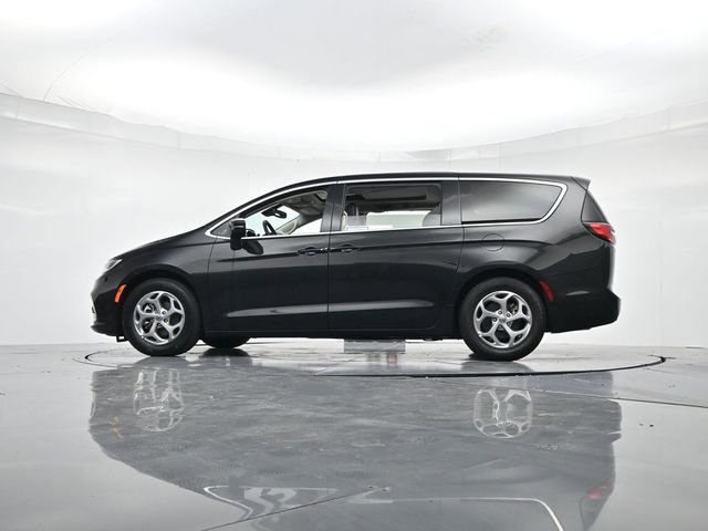 Used 2024 Chrysler Pacifica Limited image 38