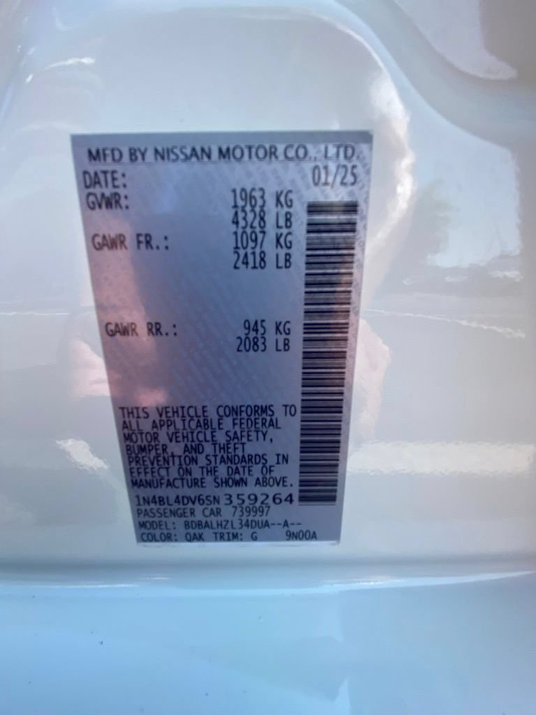 Used 2025 Nissan Altima 2.5 SV FWD image 31