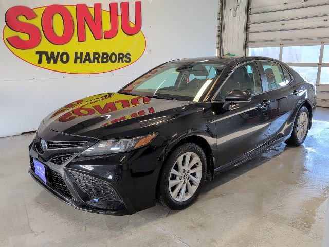 Used 2023 Toyota Camry SE image 1