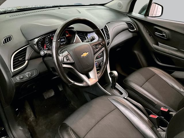 Used 2022 Chevrolet Trax LT w/ Driver Confidence Package AWD/4WD image 12