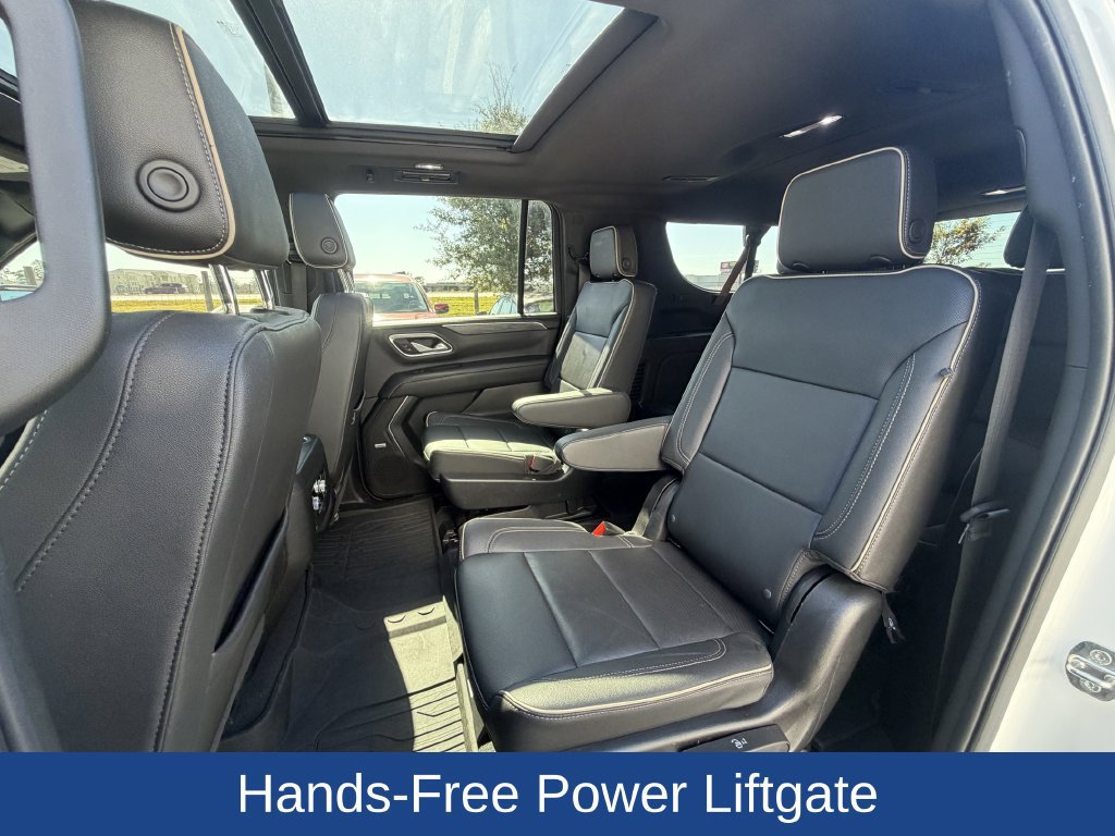 Used 2023 GMC Yukon XL SLT AWD/4WD image 14