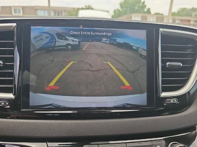 Used 2024 Chrysler Pacifica Touring-L FWD image 21