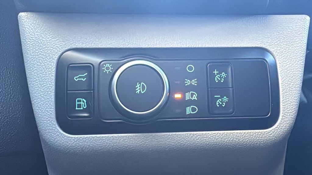 Certified 2025 Ford Escape Platinum image 17