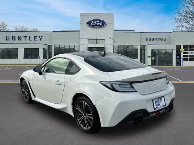 Used 2023 Toyota GR86 RWD image 6