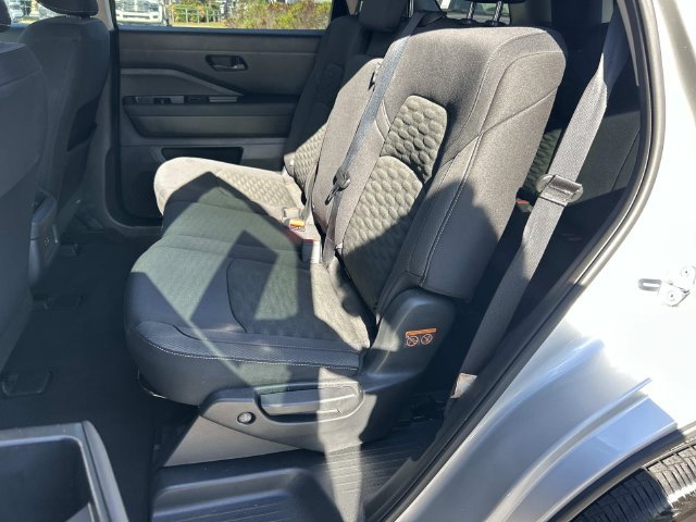 Used 2025 Nissan Pathfinder S FWD image 20