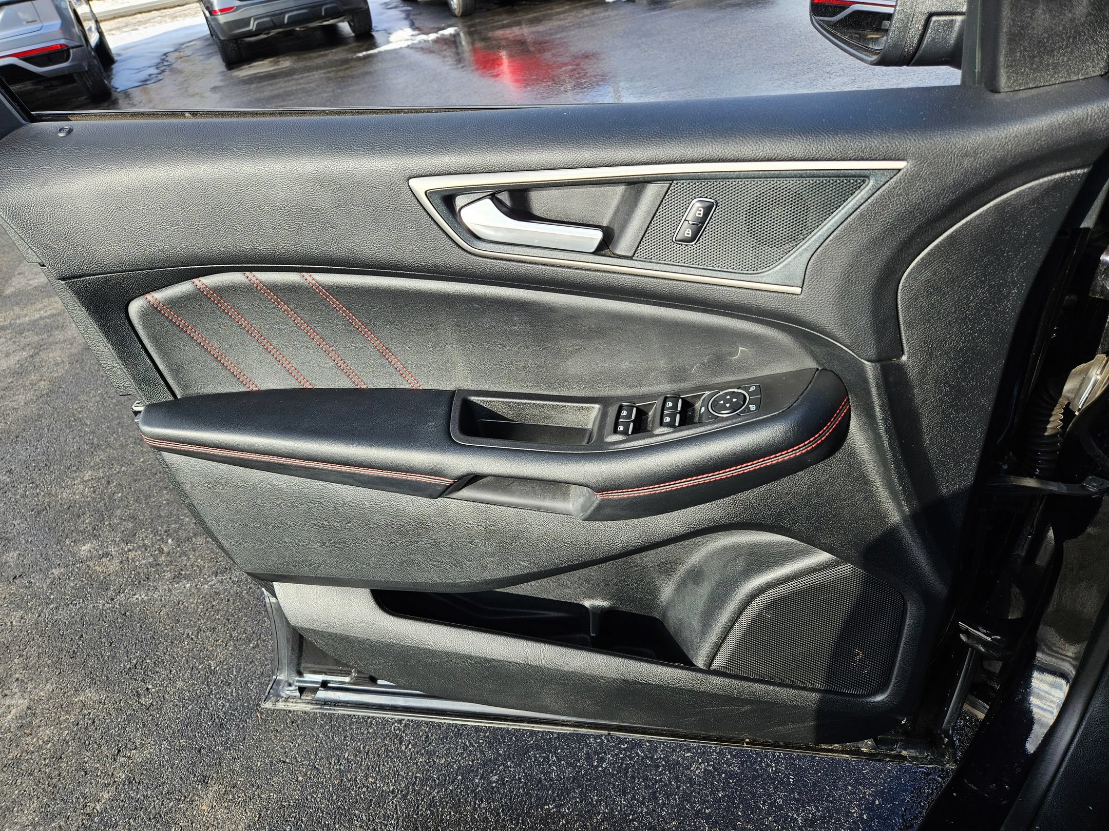 Certified 2024 Ford Edge ST-Line AWD/4WD image 6
