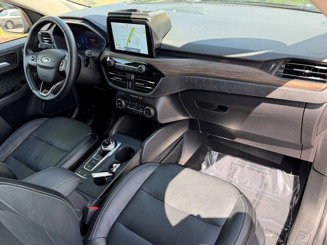 Certified 2020 Ford Escape Titanium AWD/4WD image 28