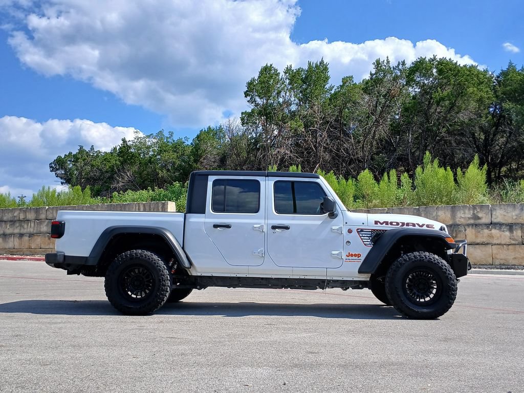Used 2024 Jeep Gladiator Mojave w/ Convenience Group AWD/4WD image 2