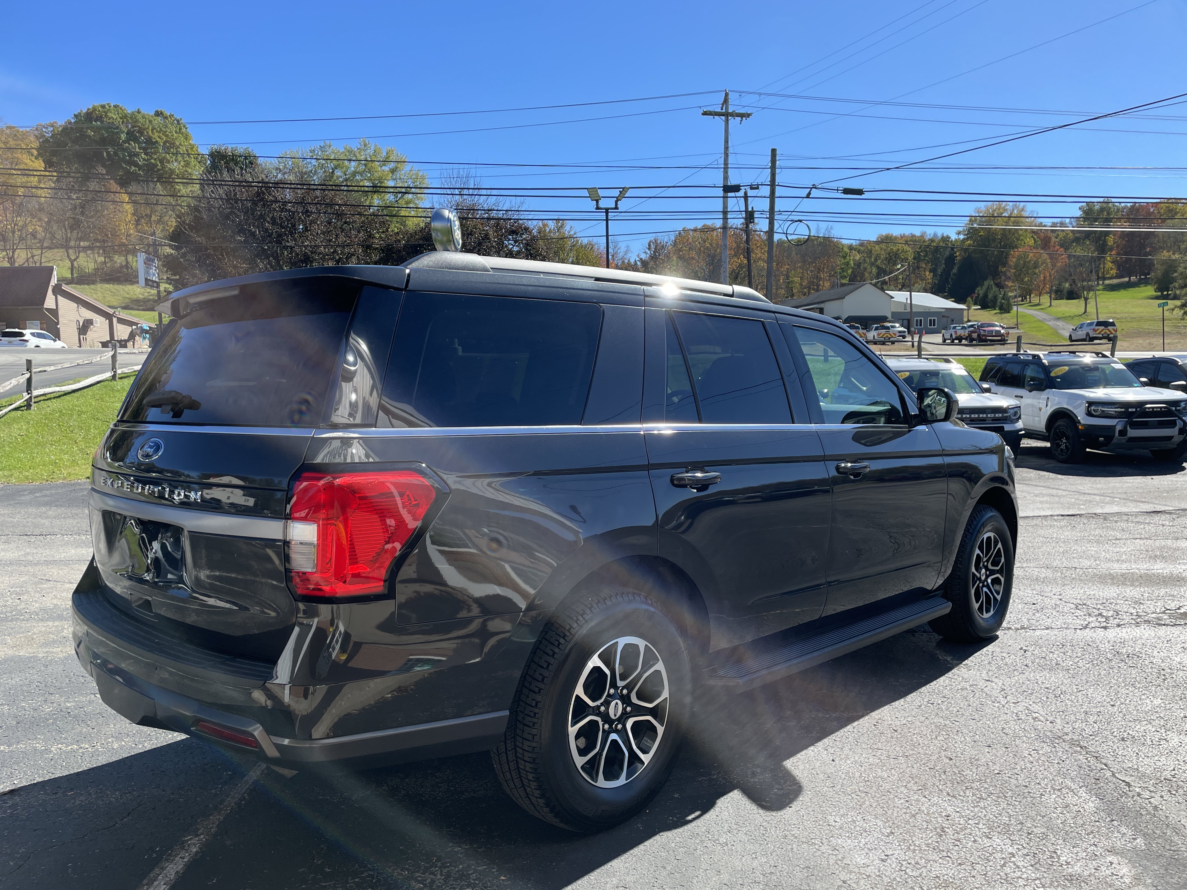Certified 2023 Ford Expedition XLT AWD/4WD image 5