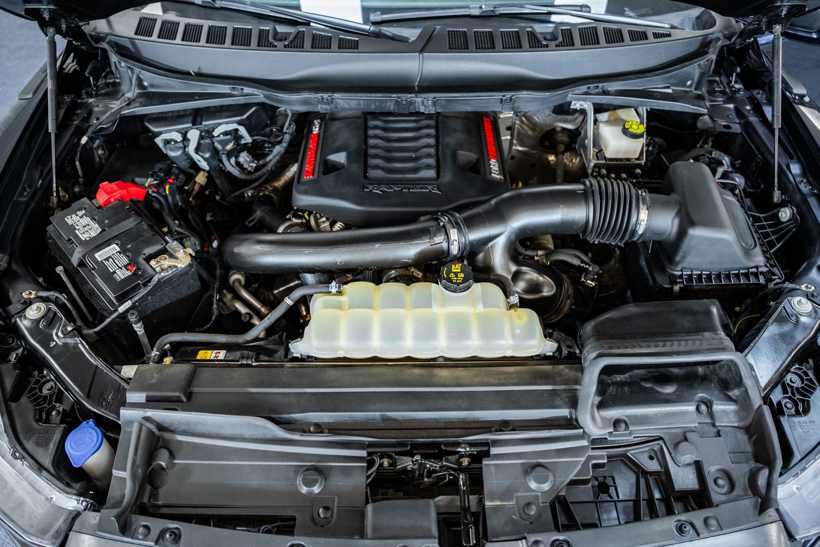 Certified 2022 Ford F150 Raptor w/ Raptor 37 Performance Package image 27