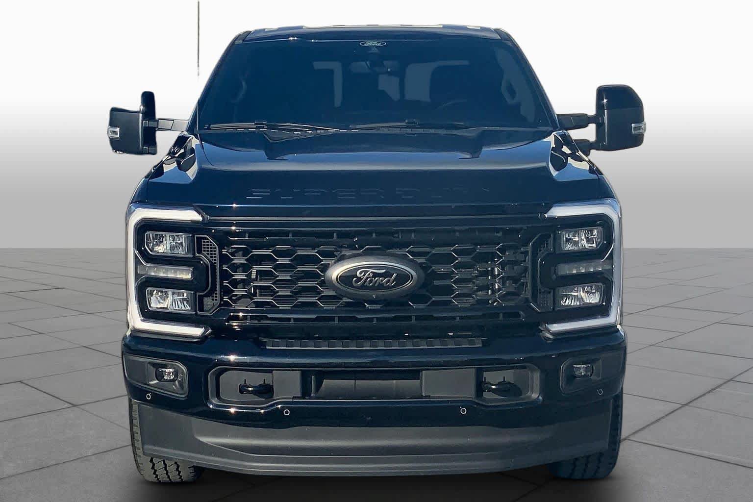Certified 2025 Ford F250 Lariat w/ Lariat Ultimate Package AWD/4WD image 4