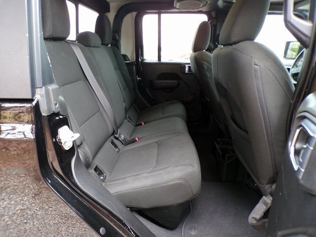 Used 2023 Jeep Gladiator Sport AWD/4WD image 9