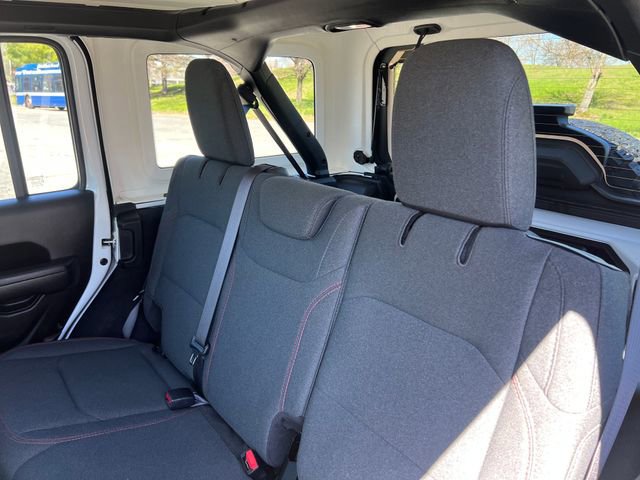 Used 2025 Jeep Wrangler Unlimited Rubicon AWD/4WD image 25