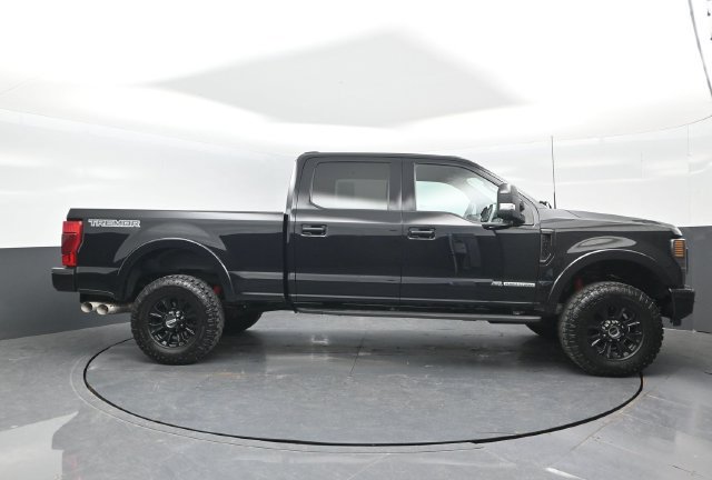 Certified 2022 Ford F350 Lariat w/ Tremor Off-Road Package AWD/4WD image 3
