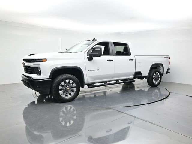 Used 2025 Chevrolet Silverado 2500 Custom AWD/4WD image 5