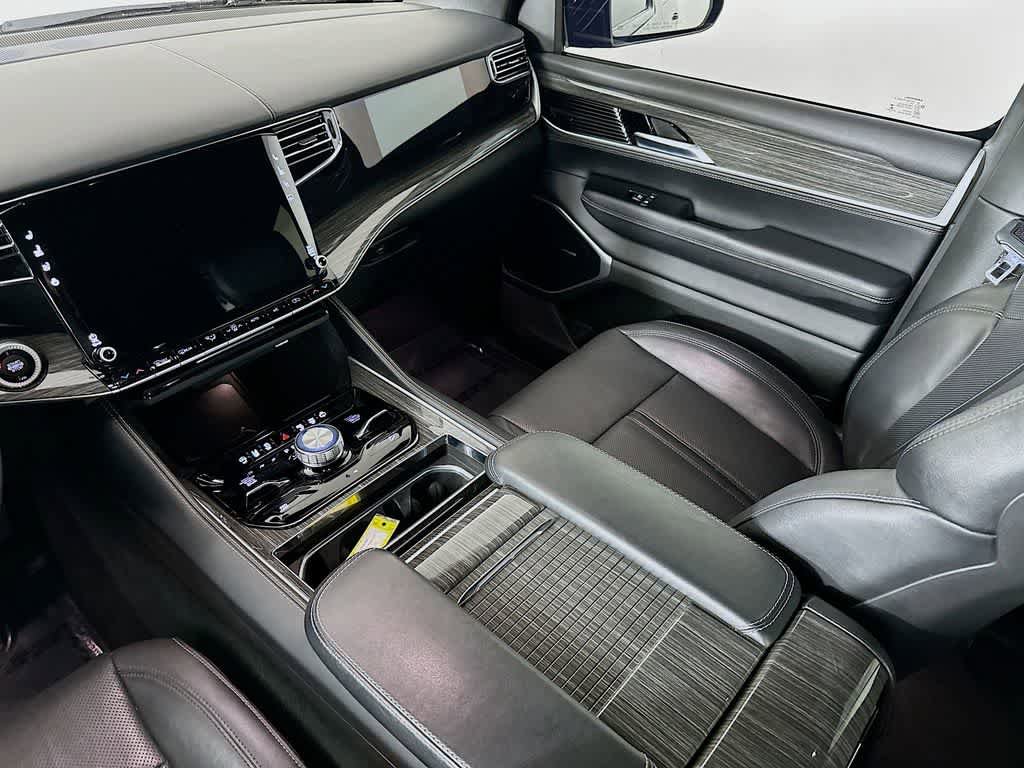 Used 2022 Jeep Wagoneer Series III w/ Flexible Seating Group AWD/4WD image 11