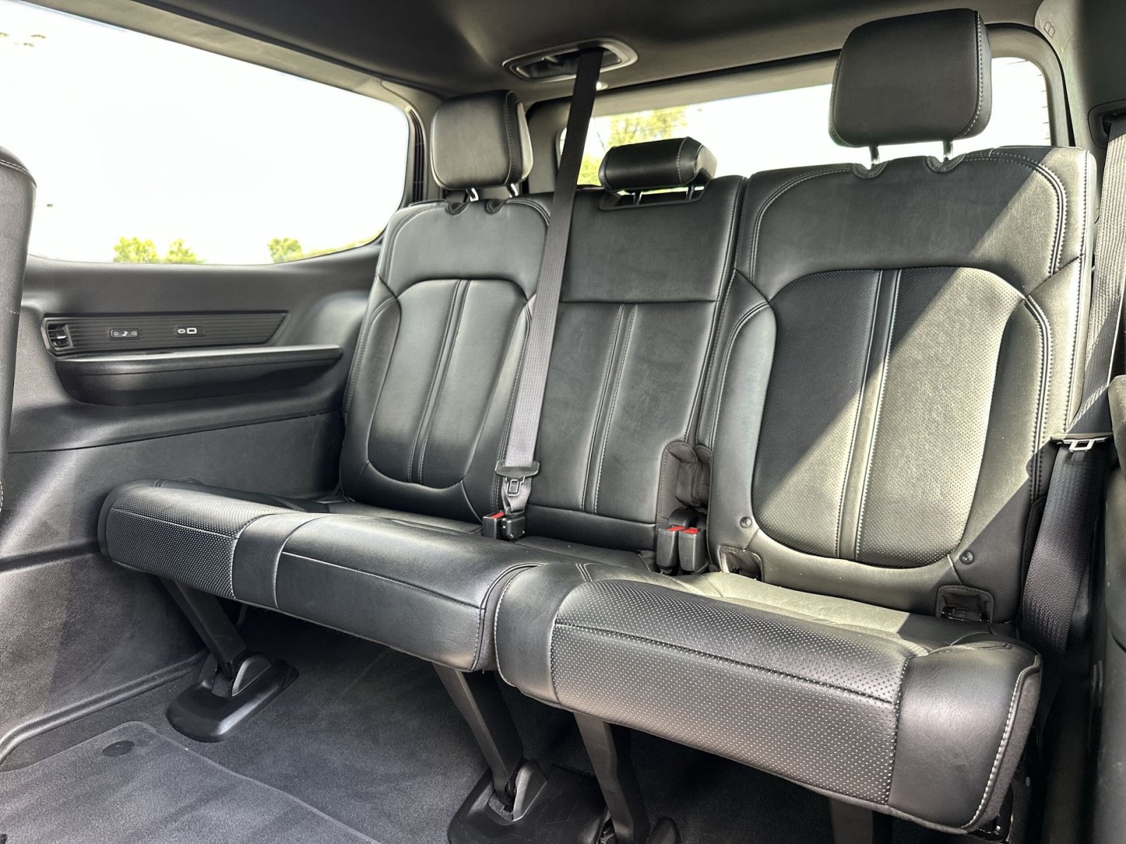 Used 2024 Jeep Wagoneer Series III AWD/4WD image 26
