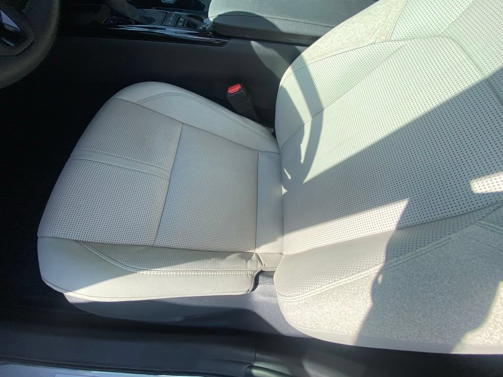 Used 2026 Toyota Camry XLE FWD image 21