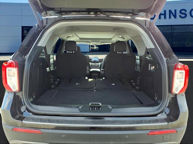 Certified 2022 Ford Explorer XLT w/ Equipment Group 202A image 7