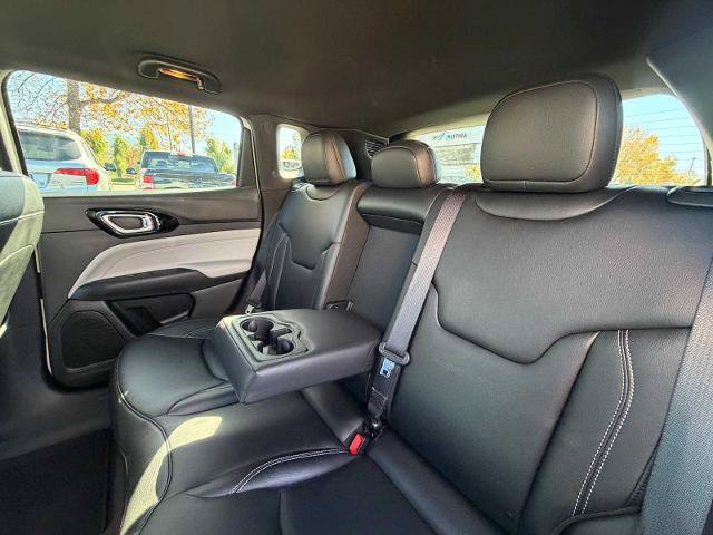 Used 2025 Jeep Compass Limited AWD/4WD image 23