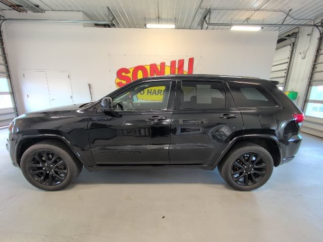 Used 2021 Jeep Grand Cherokee Laredo X AWD/4WD image 2