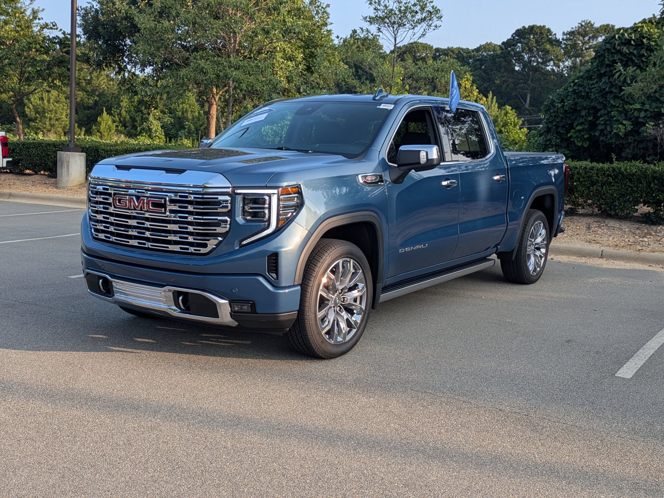 Used 2026 GMC Sierra 1500 Denali w/ Denali Reserve Package AWD/4WD image 8
