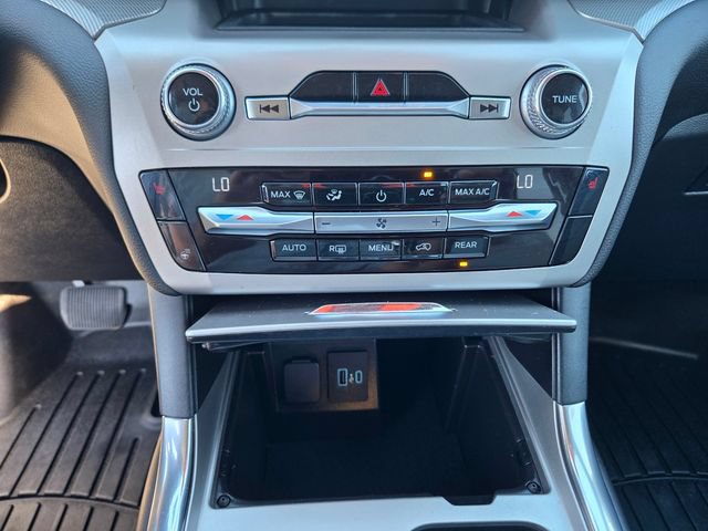 Certified 2021 Ford Explorer XLT w/ Equipment Group 202A AWD/4WD image 16