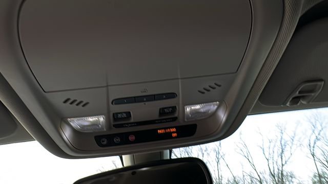 Used 2018 Buick Regal Essence FWD image 23
