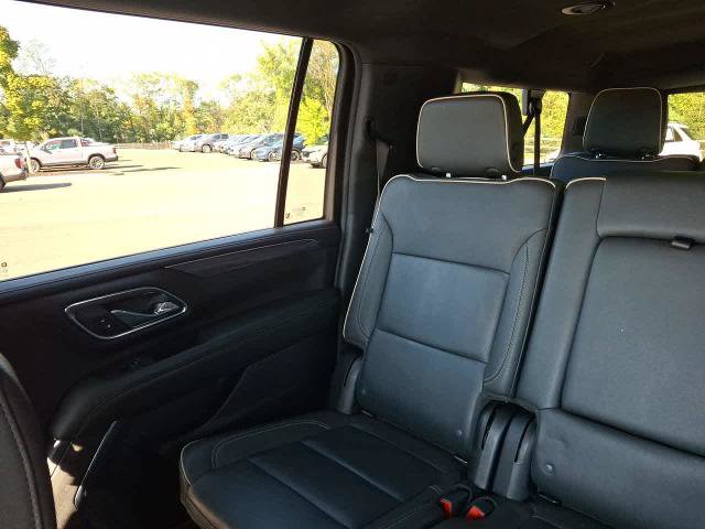 Used 2024 GMC Yukon XL SLT w/ SLT Luxury Package AWD/4WD image 12