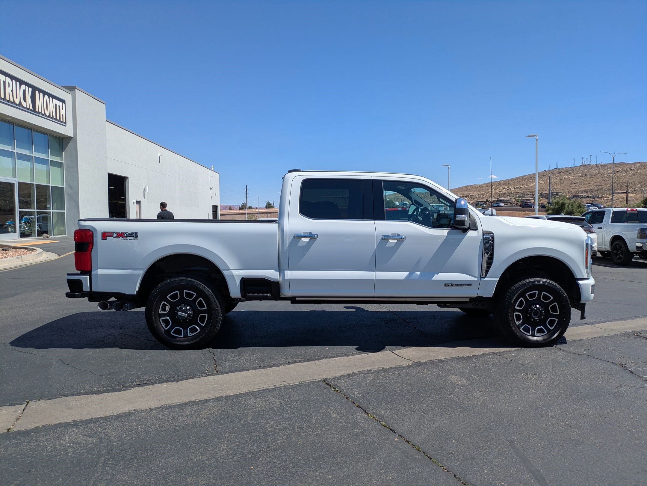 Certified 2023 Ford F250 Platinum w/ FX4 Off-Road Package AWD/4WD image 6