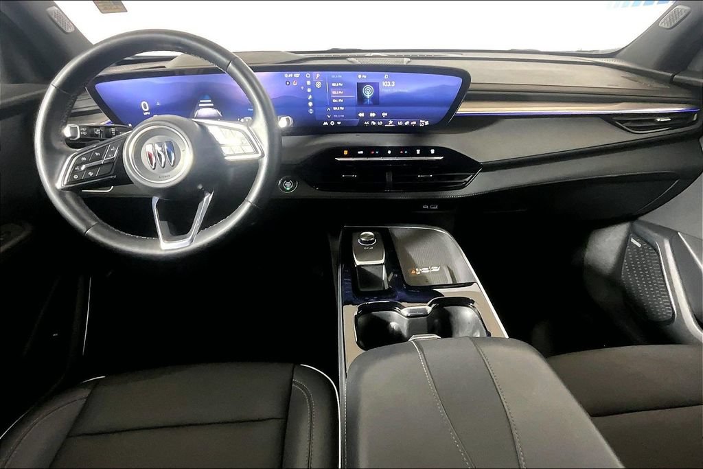 Used 2025 Buick Enclave Preferred FWD image 11