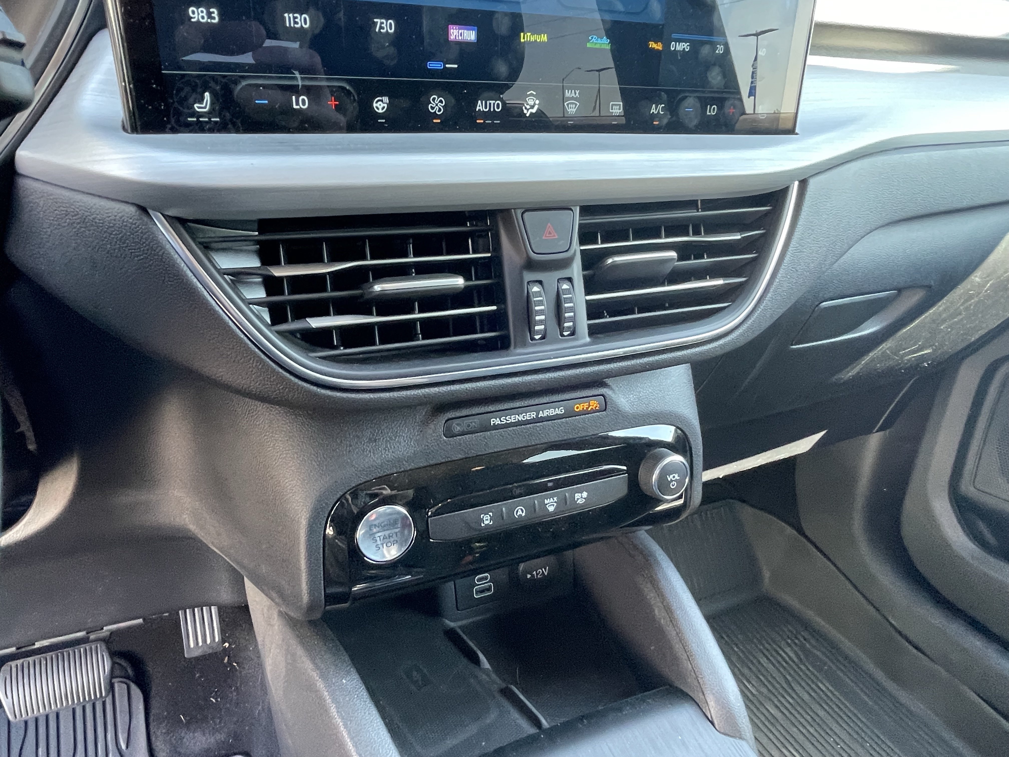 Certified 2025 Ford Escape Platinum AWD/4WD image 19