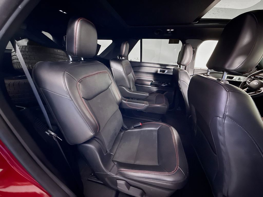 Certified 2022 Ford Explorer ST-Line w/ Class IV Trailer Tow Package image 31