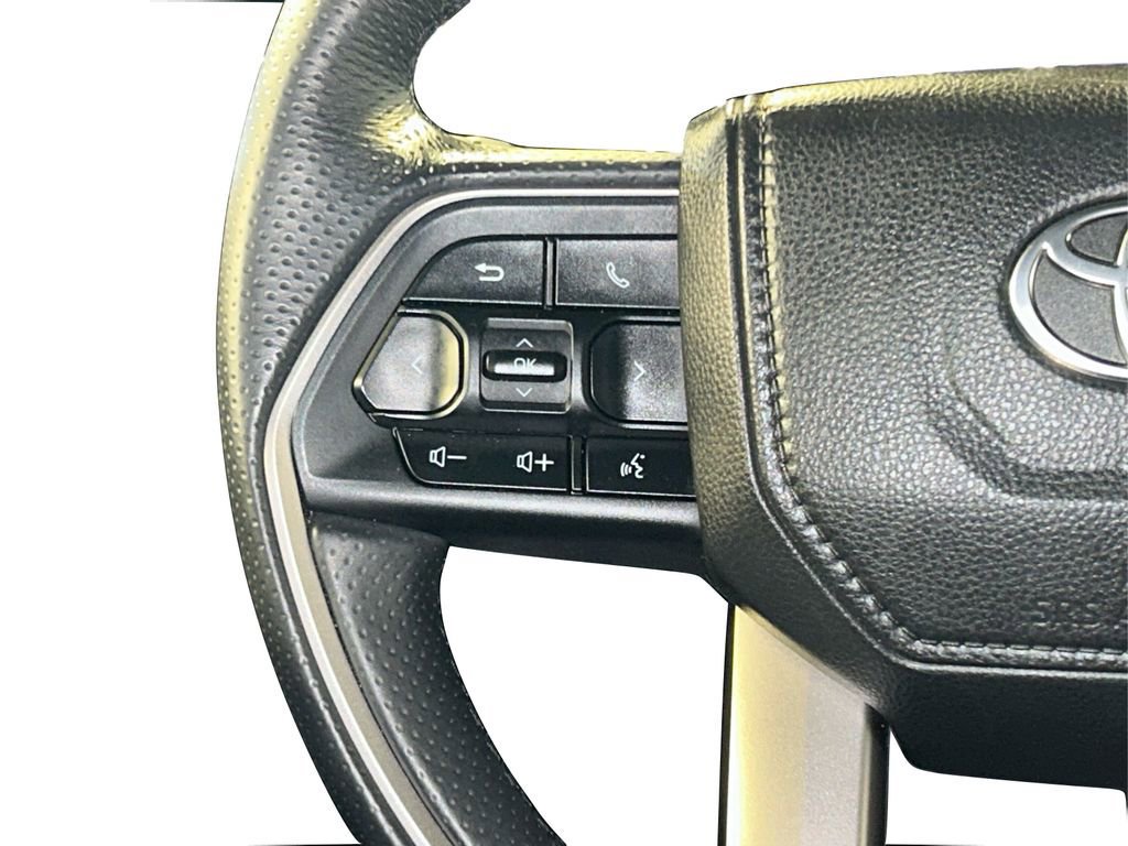 Used 2025 Toyota 4Runner SR5 AWD/4WD image 33