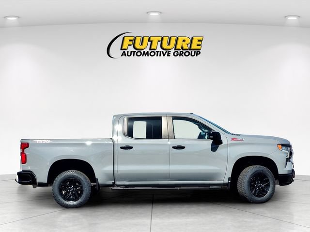 Used 2024 Chevrolet Silverado 1500 LT Trail Boss w/ Convenience Package II AWD/4WD image 3
